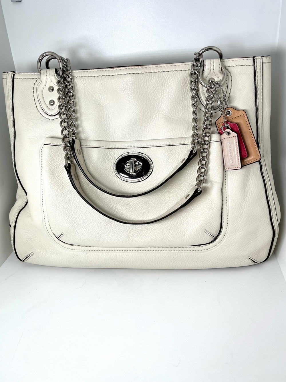 Authentic Coach Poppy pebbled Cream Leather Chain Shoulder Tote with Turnlock